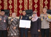 Rapat Paripurna DPRD Kota Payakumbuh Umumkan Walikota-Wakil Walikota Zulmaeta-Elzadaswarman