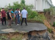 Dinas PUPR Pekanbaru Cepat Menanggapi Jalan Longsor Akibat Hujan