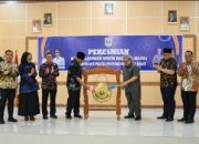 Ketua DPRD Sumbar Pukul Gong Peresmian BLUD UPTD BKOM dan Pelkes Sumbar