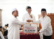 Safari Ramadhan ke Masjid Al Ihsan Nagari Salayo Tanang, Gubernur Mahyeldi Serahkan Bantuan