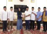 Wagub Vasko Ruseimy Bantu Lima Pelajar Berprestasi di Kota Payakumbuh