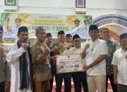Vasko Ruseimy Serahkan Bantuan 50 Juta untuk Pembangunan Masjid Bersejarah Ampek Lingkuang