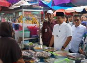 Wagub Sumbar Vasko Ruseimy Pimpin Pemeriksaan Keamanan Takjil di Kota Padang