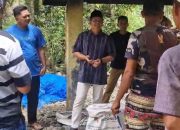 Calon Bupati Pasaman Welly Suhery Bantu Korban Kebakaran di Alahan Mati 
