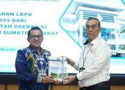 Pertama Dan Tercepat, Bupati Eka Putra Serahkan LKPD TA 2024 ke BPK Perwakilan Sumbar