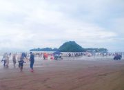 Cegah Wisatawan Dipalak, Masuk Pantai Air Manis Pakai Brizzi dan Karcis