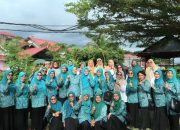 Ketua TP-PKK Ny. Dian Fadly Amran Melakukan Pembinaan ke Dasawisma Nuansa Indah 1 Koto Panjang Ikur Koto 