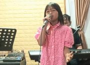 Khaira Hudaci Calon Bintang Masa Depan Bawakan Lagu Minang Viral “Kampuang Nan Jauh Dimato”