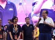 Pengusaha Chairul Tanjung Banggakan Sosok Vasko Ruseimy di Depan Ribuan Alumni SMAN 1 Jakarta 