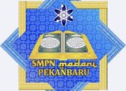 SMPN Madani Pekanbaru Terima Wakaf Al-Qur’an