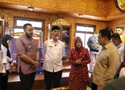 Dampingi Mendag Bersama Gubernur, Wako Fadly Amran Promosikan Produk UMKM Kota Padang