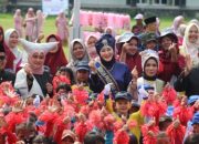 Lisda Hendrajoni Hadiri Upacara Hardiknas 2025 di Pesisir Selatan, Serukan Pemerataan Pendidikan untuk Anak Negeri