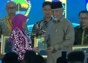 Berturut-turut, Pemprov Sumbar Kembali Raih Anugerah Adinata Syariah 2025