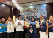 Gubernur Mahyeldi Lepas Keberangkatan 420 Calon Jemaah Haji Kloter 14 Embarkasi Padang