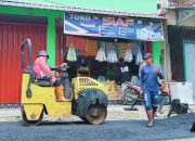Untuk Kenyamanan Warga, Kota Padang Tambal 111 Ruas Jalan Berlubang