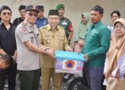 Tanggap dan Sigap, Pemko Padang Serahkan Bantuan untuk Korban Kebakaran di Dua Lokasi