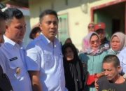Wagub Sumbar Vasko Bebaskan Antoni yang Bertahun-tahun Hidup Dalam Pasungan