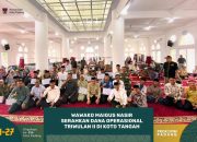 Wawako Maigus Nasir Serahkan Dana Operasional Ketua RT/RW dan Kader Posyandu Triwulan II di Kota Tangah