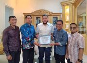 Bawaslu Kota Padang Temui Wako Fadly Amran, Kembalikan Dana Hibah Rp929 Juta
