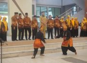 Semangat Tetap Membara, Lansia PWRI Padang Tampilkan Atraksi Silat dan Tarian di HUT ke-63