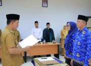 Wabup Parulian Lantik Dua Pejabat Dinas Kependudukan dan Pencatatan Sipil Kabupaten Pasaman 