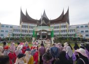 Bupati Limapuluh Kota H. Safni Pimpin Apel Gabungan Peringatan Hari Koperasi Nasional ke-78