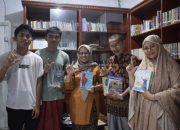 TBM Si Pintar Sungai Sariak Padang Pariaman Terima Donasi Buku dari Denny JA