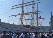 KRI Bima Suci Bersandar di Teluk Bayur, Warga Ayo Saksikan Kapal Diplomasi Budaya Ini