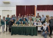 Kocok Teh Telur Jadi Lomba Unik HUT ke-80 RI di MAN 2 Padang