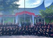 Plt Kakanwil Puji Penampilan Marching Band MAN 2 Padang di Upacara HUT RI ke-80