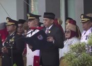 HUT RI ke-80 di Balai Kota Payakumbuh, Ketua DPRD Wirman Putra Bacakan Teks Proklamasi 