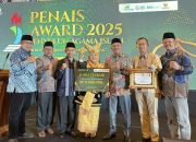 Bupati Safni dan Penyuluh Agama Islam Sastra Yunita Terima Penais Award dari Menteri Agama