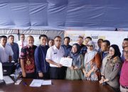 Anggota DPRD Payakumbuh Gotong Royong Bantu Korban Kebakaran Rp60 Juta