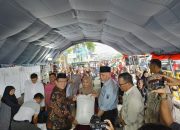 Gubernur Serahkan Bantuan Beras Cadangan Pangan Pemerintah kepada Korban Kebakaran Pasar Payakumbuh 