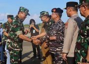 Komandan Kodaeral II Sambut Kedatangan Kasau di Bandara Minangkabau