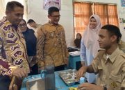 Wakil Ketua DPRD Sumbar Evi Yandri Rajo Budiman Salurkan Pokir Komputer di SMA 2 Padang 