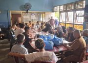 Balai Wartawan Luak Limopuluah Distribusikan Hasil Penggalangan Dana untuk Pedagang Korban Kebakaran