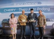 Wali Kota Fadly Amran Grand Opening Showroom Chery Padang
