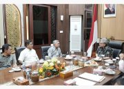 Pansel Serahkan 21 Nama Calon Anggota KPID Sumbar kepada Ketua Muhidi