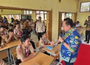 Kunjungi SMAN 2 Sipora, Irman Gusman Motivasi Siswa Jadi Pemimpin Masa Depan