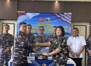 Spers TNI Serahkan Sarana dan Prasarana Seleksi Penerimaan Prajurit TNI kepada Kodaeral II Padang