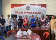 Zeki Oktariza Silaturahmi di Balai Wartawan Payakumbuh, Bantu Perangkat Pengeras Suara 
