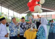 Hujan Tak Surutkan Ribuan Siswa MAN 2 Padang Rayakan Hari Guru 2025
