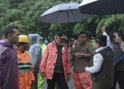 Gubernur Mahyeldi Tinjau Lokasi Galodo di Malalak Timur, Instruksikan Penanganan Cepat untuk Korban