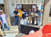 Atasi Darurat Pasca Banjir, Pemda Pessel Serahkan Bantuan 1 Ton Beras untuk Kecamatan Bayang