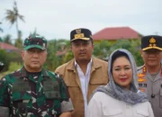 Wagub Vasko Ungkap Krisis Air Bersih Pasca Banjir Bandang saat Dampingi Titiek Soeharto ke Pengungsian Padang