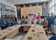KONI Payakumbuh Bersama Pemko Serahkan Uang Pembinaan untuk Atlit dan Pelatih Tim PON Beladiri Kudus