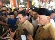 Mendag Apresiasi Stabilitas Harga di Pasar Raya Padang, Gubernur Mahyeldi Pastikan Pasokan Aman Jelang Nataru
