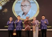 Perkuat Literasi Publik, Almudazir Diganjar Penghargaan AMP 2025 KI Sumba
