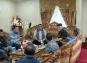 Sambut Kedatangan Menteri Ekraf, Gubernur Mahyeldi Tegaskan Komitmen Sumbar untuk Penguatan Ekonomi Kreatif Nasional